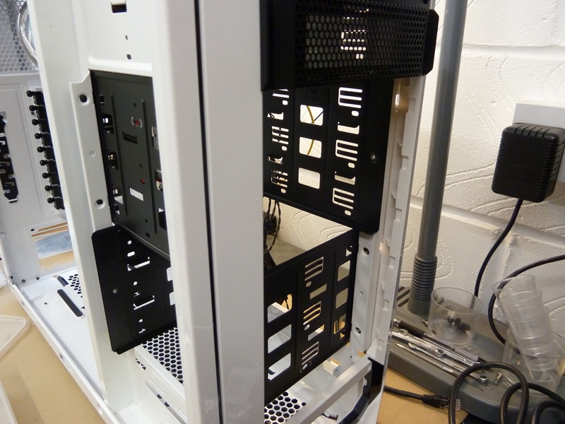 CM Storm Stryker Drive Cage