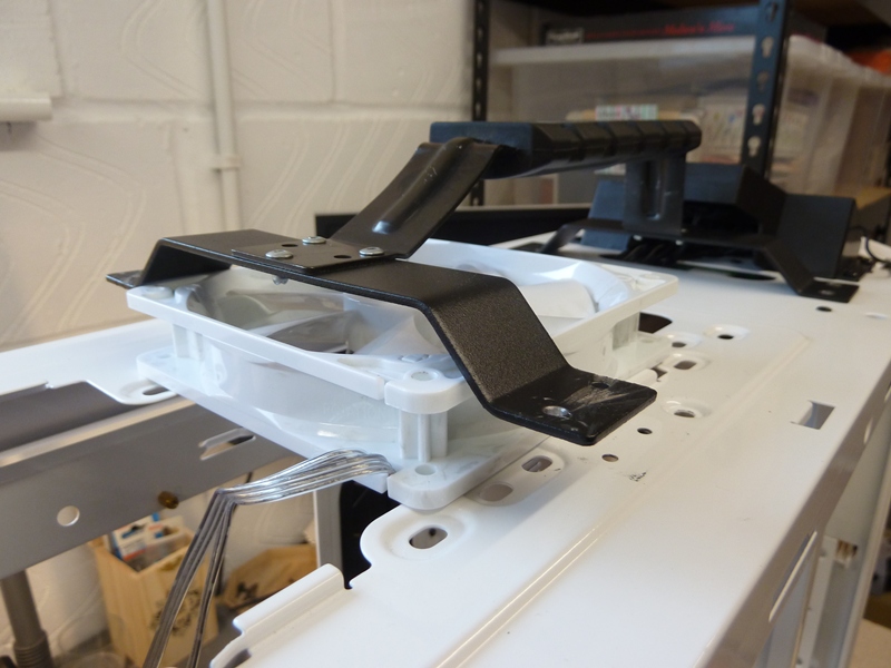 CM Strom Stryker Push/Pull Case Handle Radiator Modification